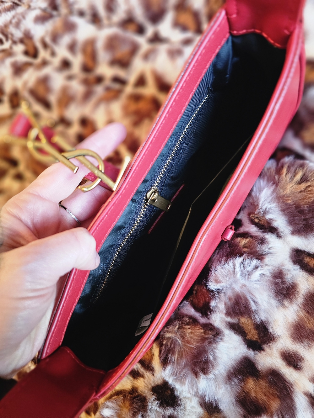 Saint Laurent Red Leather Shoulder Bag with Gold YSL Logo - Picture 5 of 5